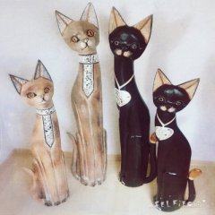 Wooden cats